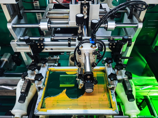 Mechanische aandrijving schermdrukmachine op kunststof hout keramiek metalen producten