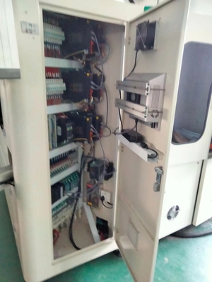 Zachtbuis-schermprinter met vernis- en warmstempelmachine, servo aangedreven printer