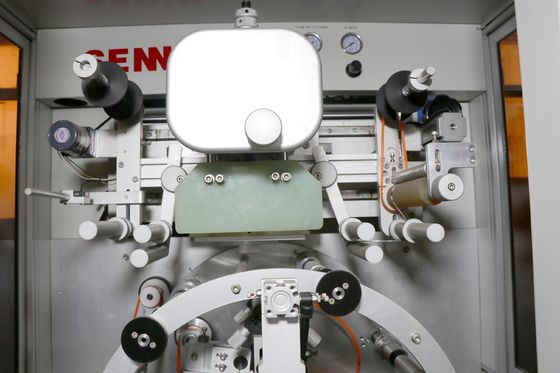 Volautomatische hot stamping machine voor flessen 3000 stuks/uur