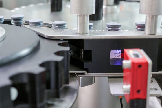 Nauwkeurigheid 0.5mm Automatische Etiketteringsmachine 750 Flessen per minuut