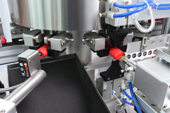 2 kW 220VAC PLC gecontroleerde lippenstiftetiketteringsmachine met 60-90 stuks/min